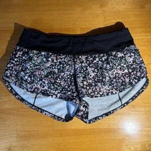 Lululemon Speed Up Short Floral 2.5 | SIZE 6 Black Lined